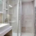 Appartement T3 Contemporain Avec Balcon Et Parking à - Fr-1-562-30 *
