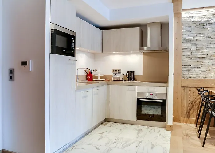 T3 Contemporain Avec Balcon Et Parking A - Fr-1-562-30 *